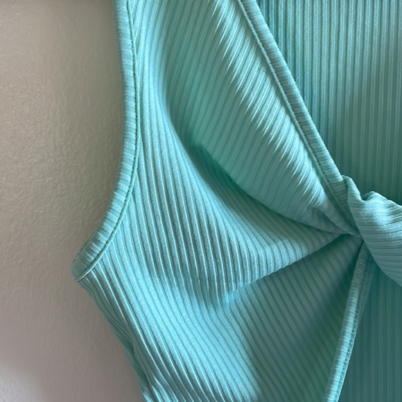 ✨3/$15✨Twist Front Rib-Knit Tank Crop Top - Picture 8 of 11